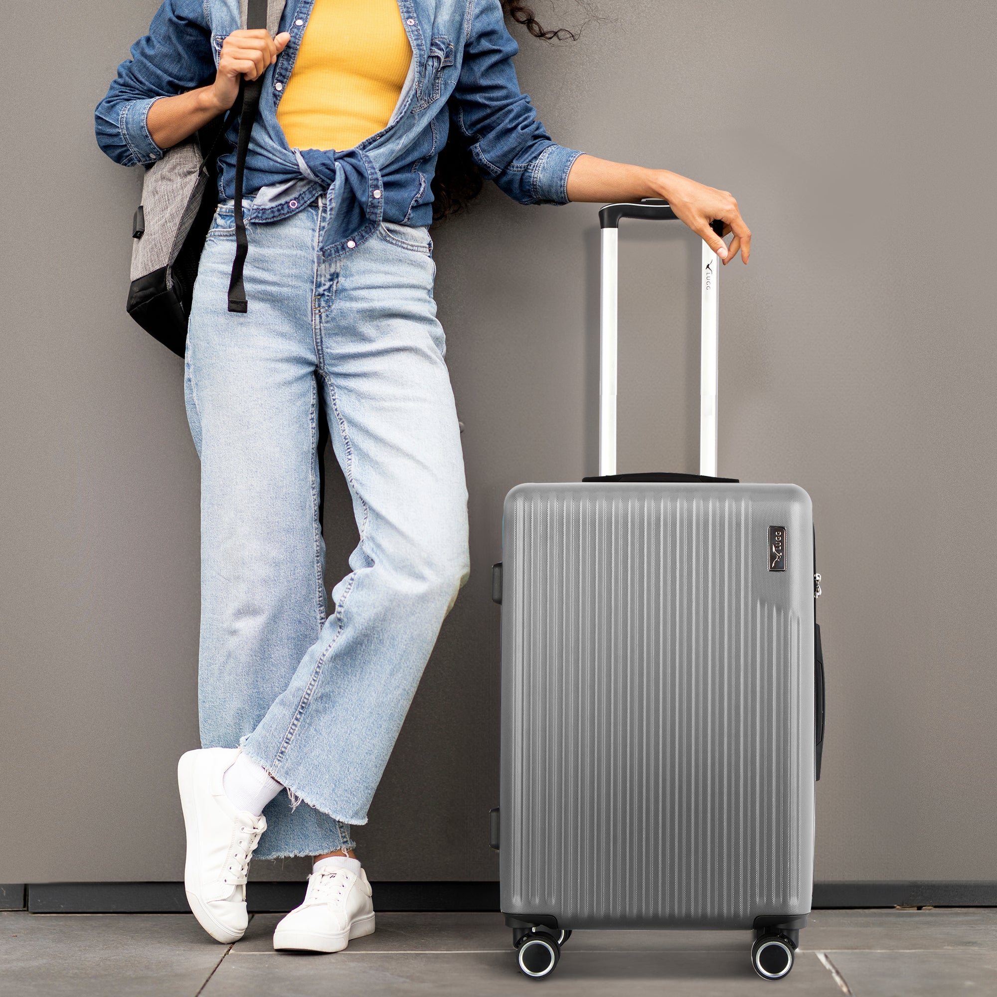 20" Vacay Cabin Suitcase - Raven - Image 2