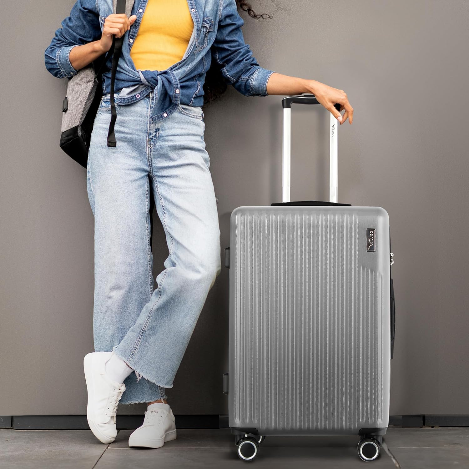 24" Vacay Medium Suitcase - Raven - Image 7