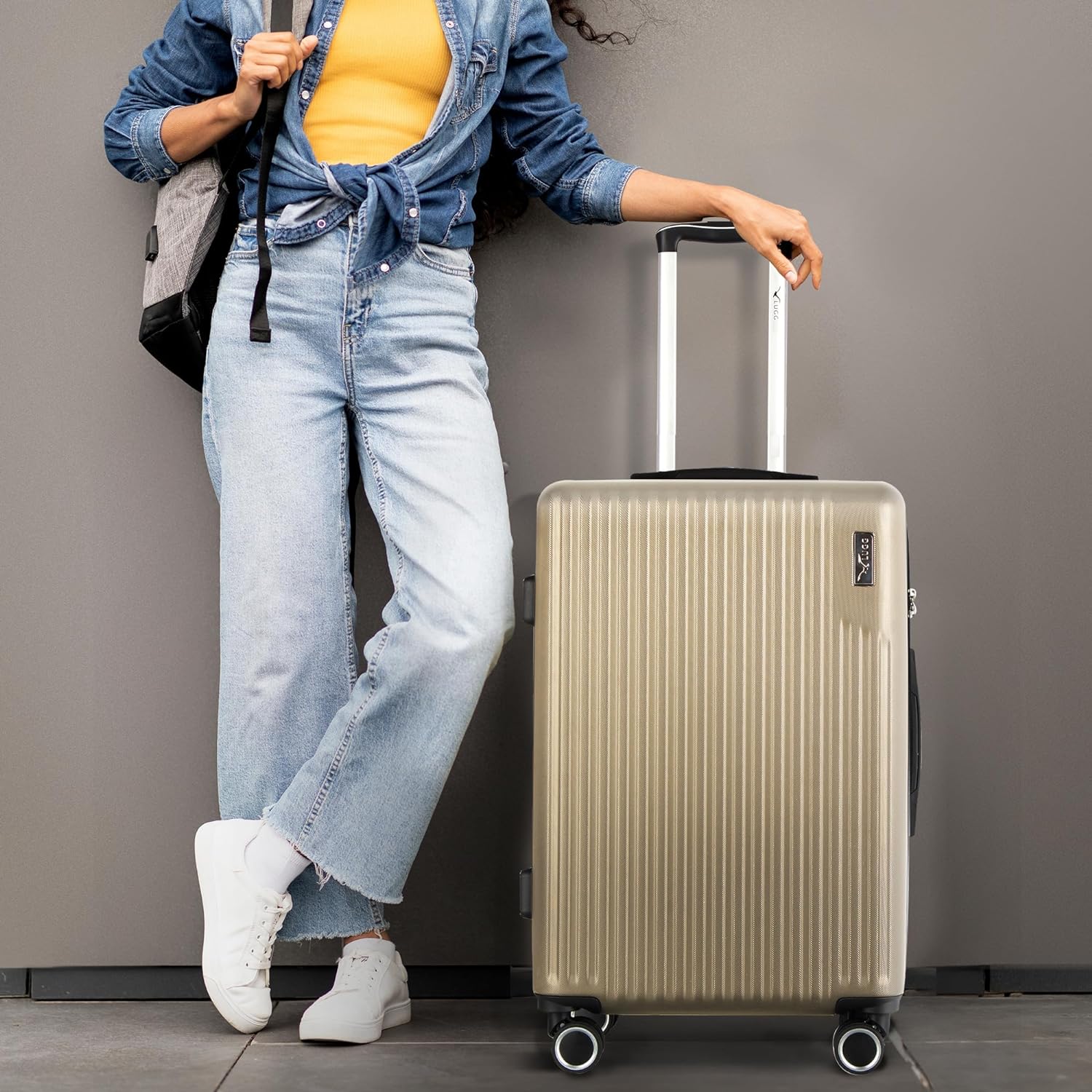 24" Vacay Medium Suitcase - Sand - Image 7