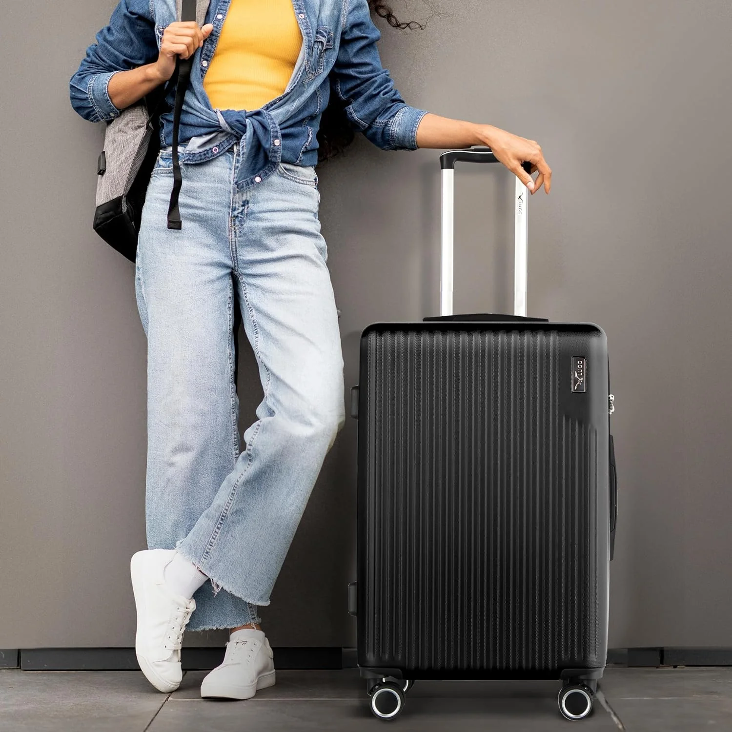 24" Vacay Medium Suitcase - Shadow - Image 7